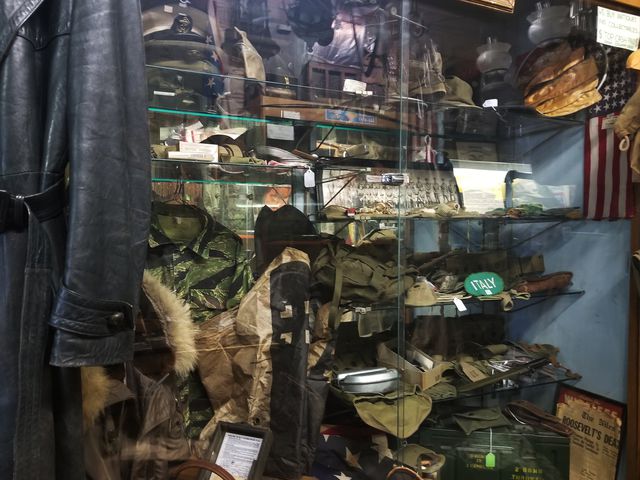 World War II items for sale include Italian war items